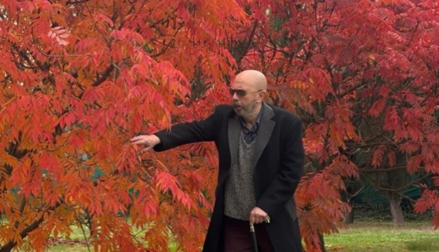 La imagen que conmueve al país: ultima foto del Indio en el jardín donde eligió vivir sus días