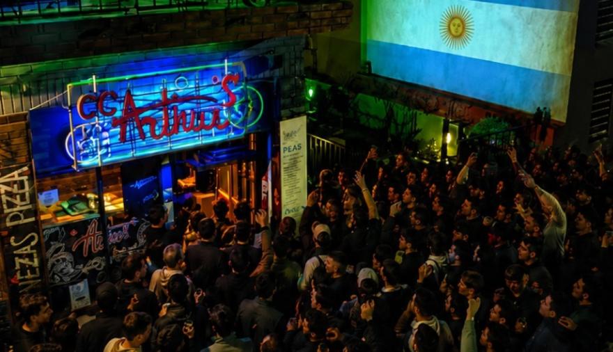 Fan Fest en Arthur's: todo en juego para alentar a la Infartoneta