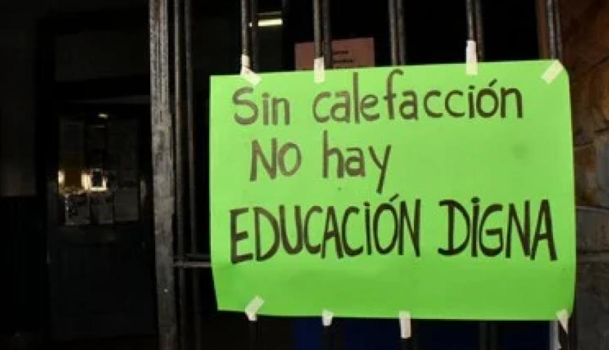 La falta de calefacción desata un fuerte reclamo en una escuela de La Plata