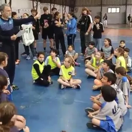 Éxito del Primer Encuentro MINI Handball Jamboree en el Roble de la UNLP