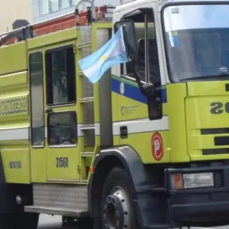 Tragedia en La Plata: un padre y su hija murieron atrapados en un incendio en Altos de San Lorenzo
