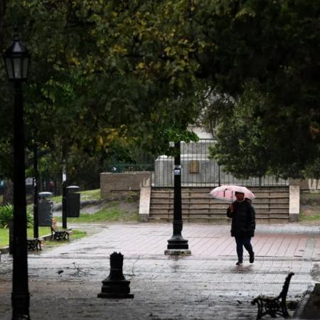 Jueves lluvioso en La Plata: pronostican chaparrones y una jornada inestable