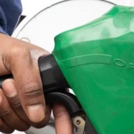 Cuarto aumento en dos semanas: la nafta sube hasta 5% en La Plata y la premium roza los $2.300