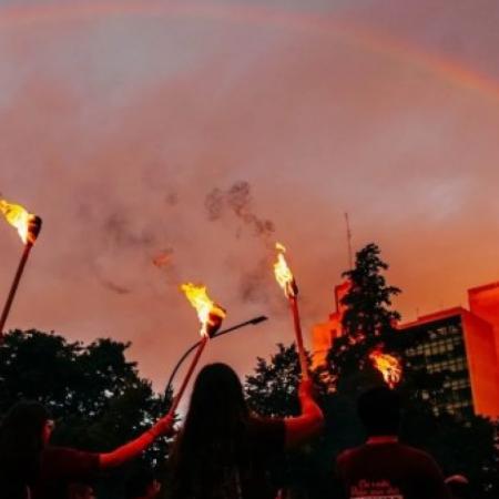 Marcha de antorchas en La Plata: fuerte reclamo por la Ley de Financiamiento Universitario