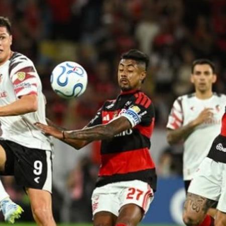 Estudiantes volvió de Brasil con bajas clave y obligado a ganar ante Independiente Medellín