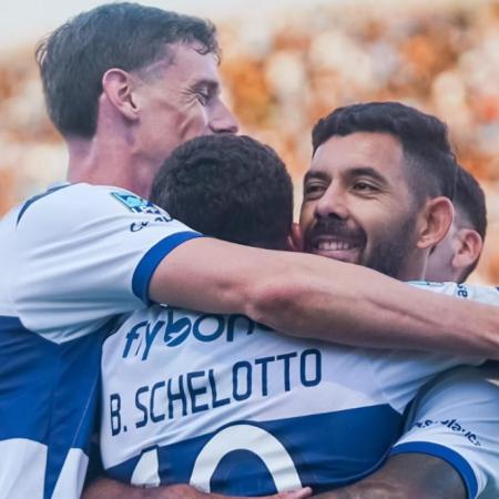 Gimnasia y Esgrima La Plata goleó a Argentinos Juniors y se metió en los playoffs del Torneo Apertura