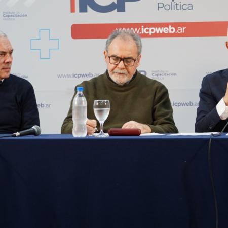 Julio Alak y Fabián Cagliardi encabezaron una capacitación sobre el nuevo orden global en Berisso