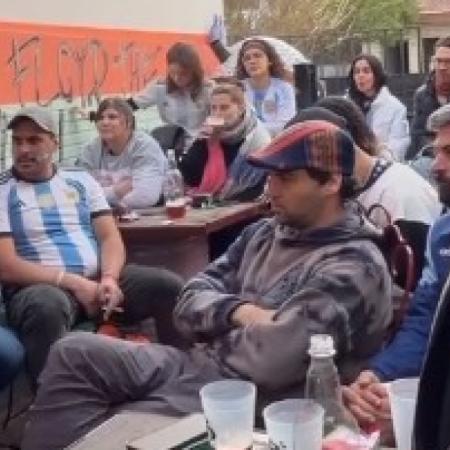 Fan Fest en Arthur´s: la cábala platense para alentar a la Selección en los 16avos de final