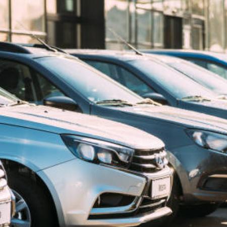 Remiseros de La Plata rechazaron el proyecto libertario para desregular los taxis y lo calificaron de “destructivo”