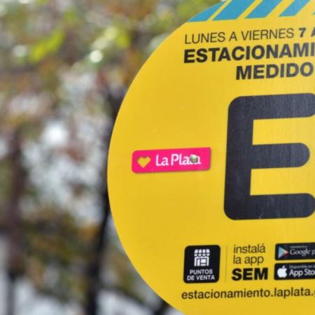 Cambia el estacionamiento medido en La Plata: cómo funcionará la nueva aplicación para pagar desde el celular