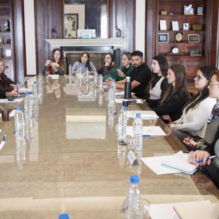 Kicillof llamó a escuchar a los jóvenes para construir una alternativa frente a Milei