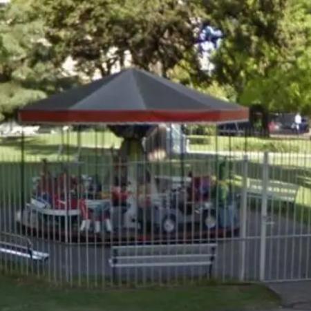 Cerró la histórica calesita de Plaza Paso tras casi 30 años de funcionamiento
