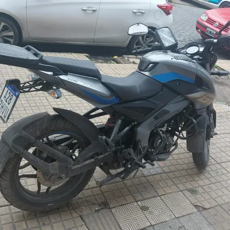 La Plata: detuvieron a tres adolescentes acusados de intentar robar una moto en pleno centro