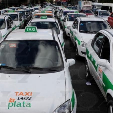 Taxis: piden extender a 18 años la antigüedad de los autos en La Plata