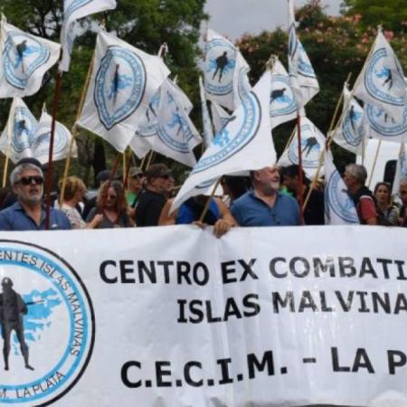 Nueve excombatientes de La Plata regresan a las Islas en un nuevo viaje humanitario